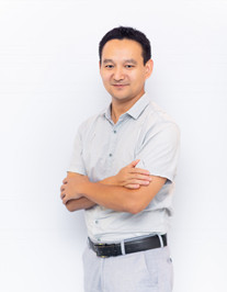 覃俊律师照片